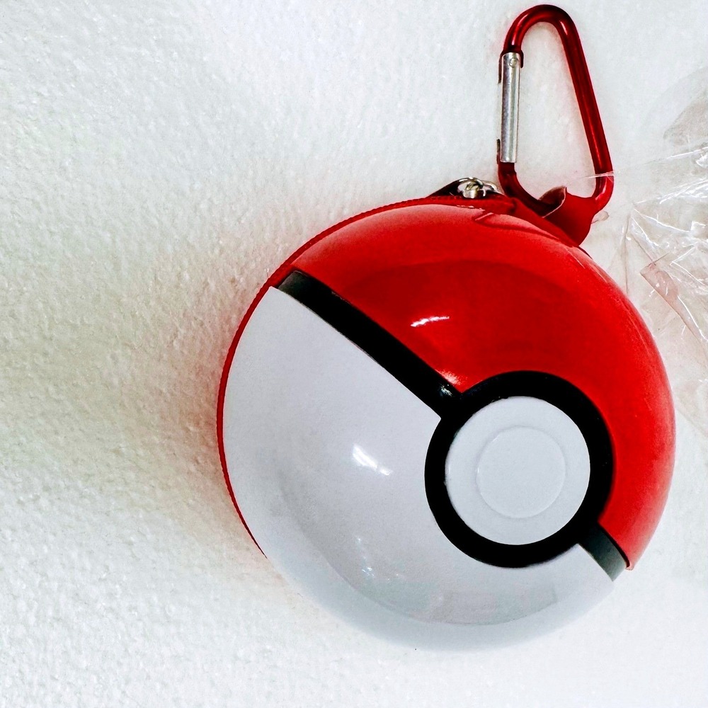 Nintendo Pokemon Poke Ball Zipper Pouch Red White Hardshell Carabiner Case NEW